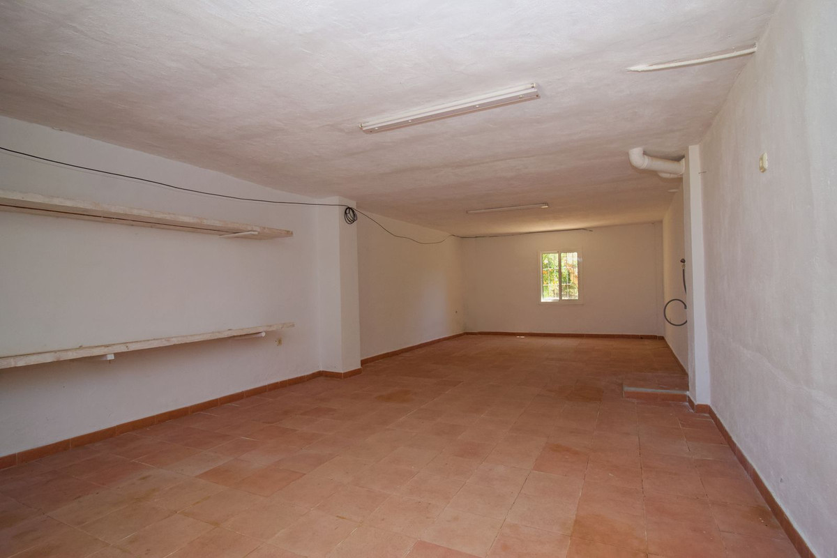 3 Bedroom Villa in Coín - Photo 35