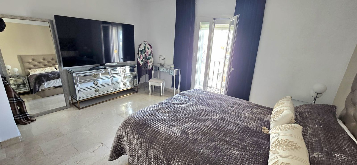 3 Bedroom Townhouse in Marbella - Photo 8