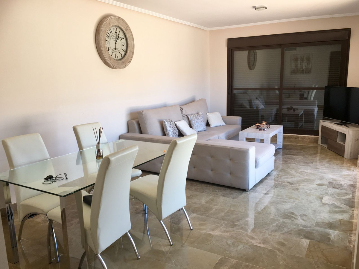 3 Bedroom Apartment in Estepona - Foto 3