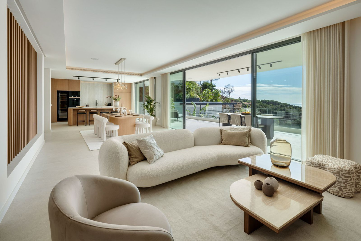 5 Bedroom Villa in Marbella - Photo 6