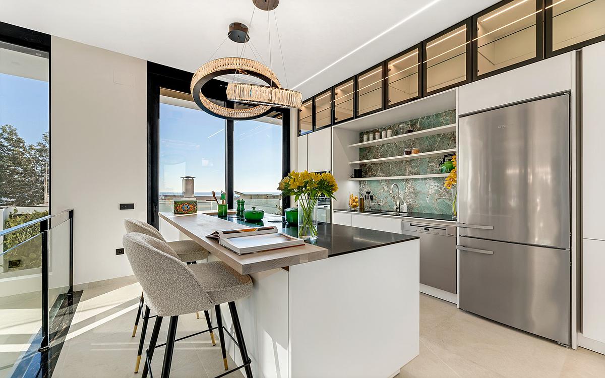 5 Bedroom Villa in Marbella - Photo 4