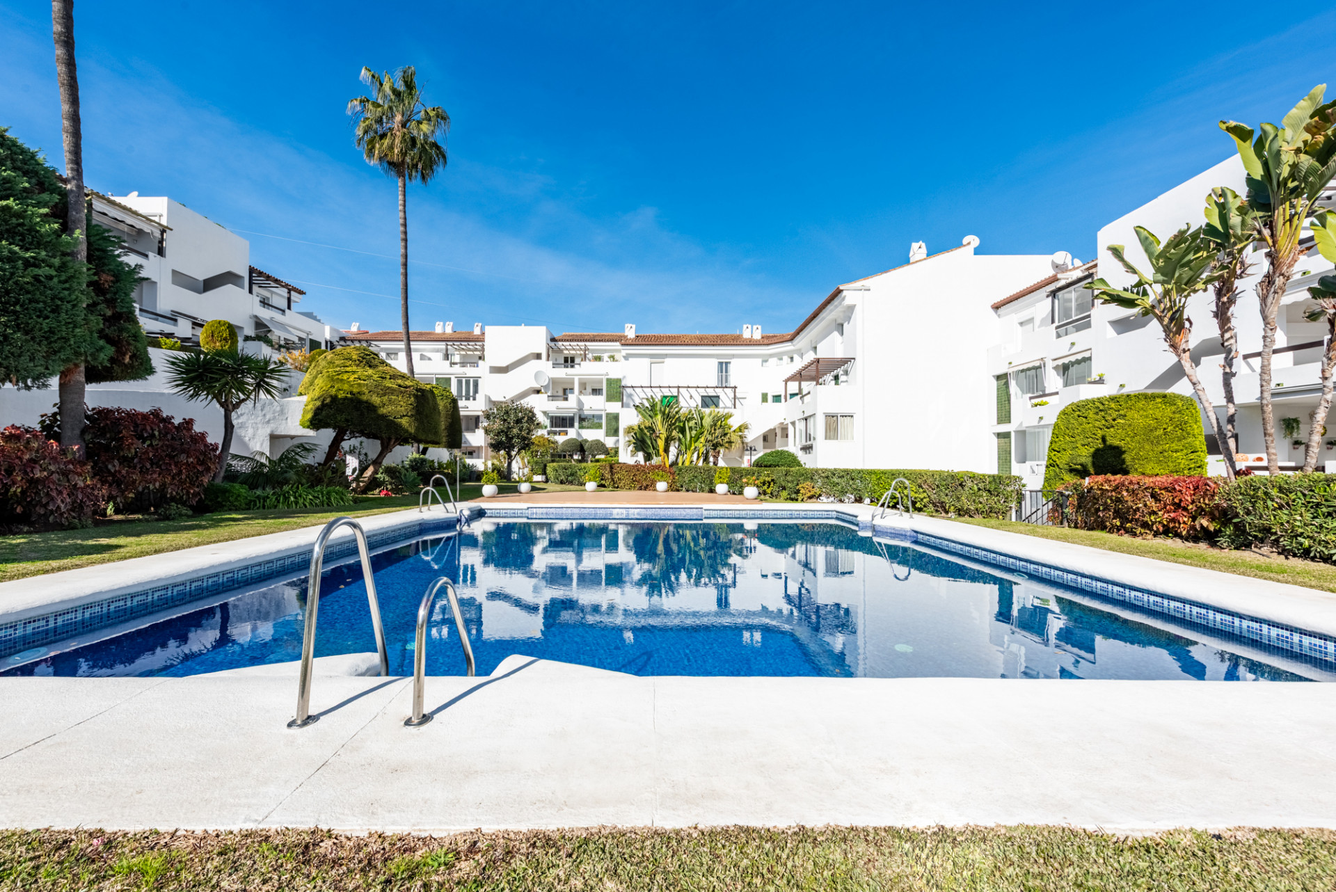 2 Bedroom Apartment in Estepona - Photo 20