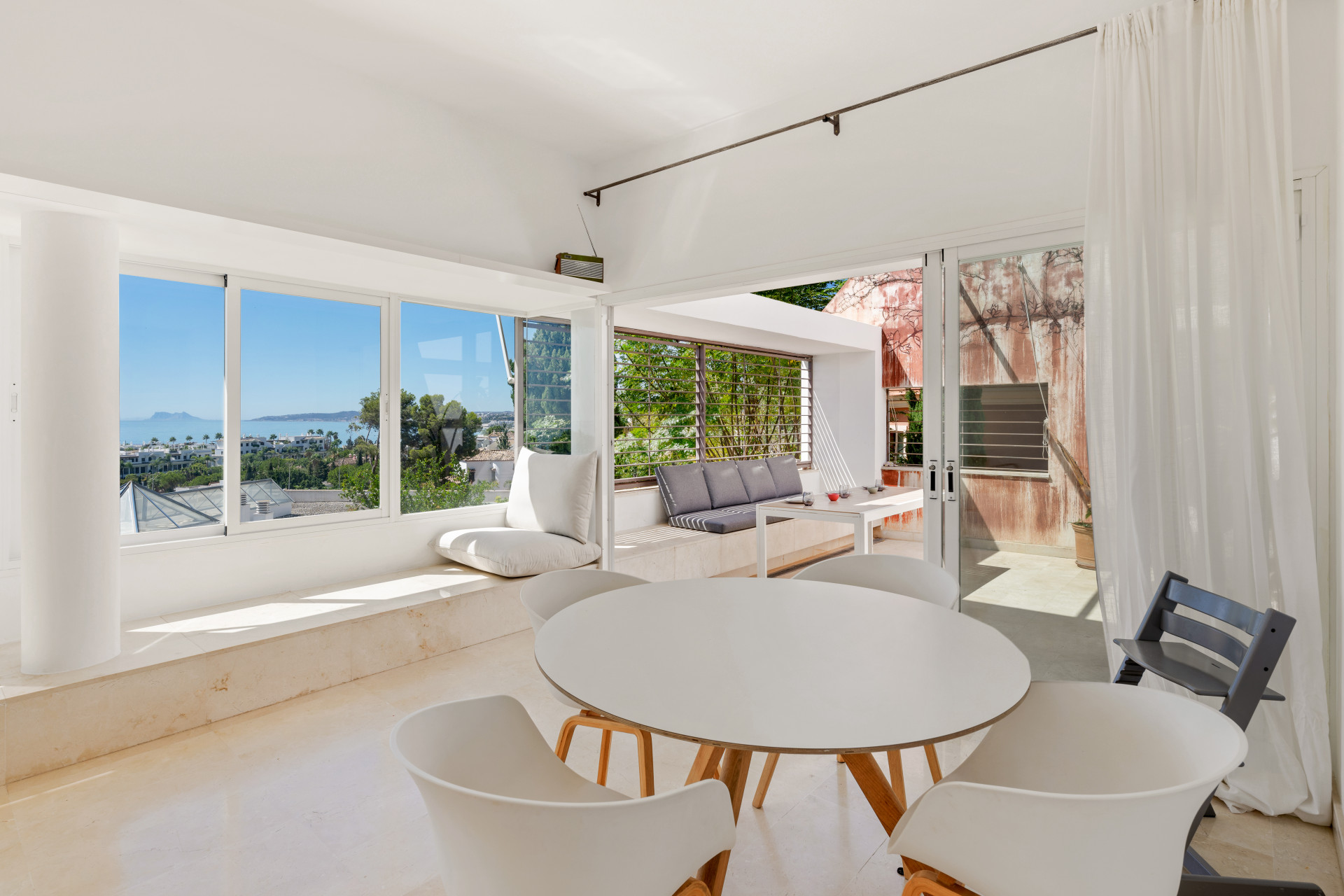 4 Bedroom Villa in Estepona - Photo 8