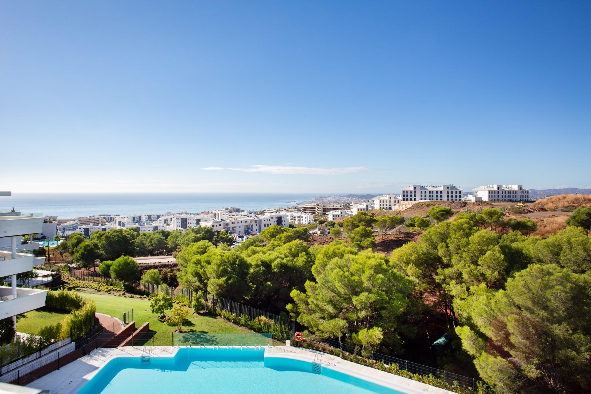 2 Bedroom Penthouse in Benalmádena - Photo 15