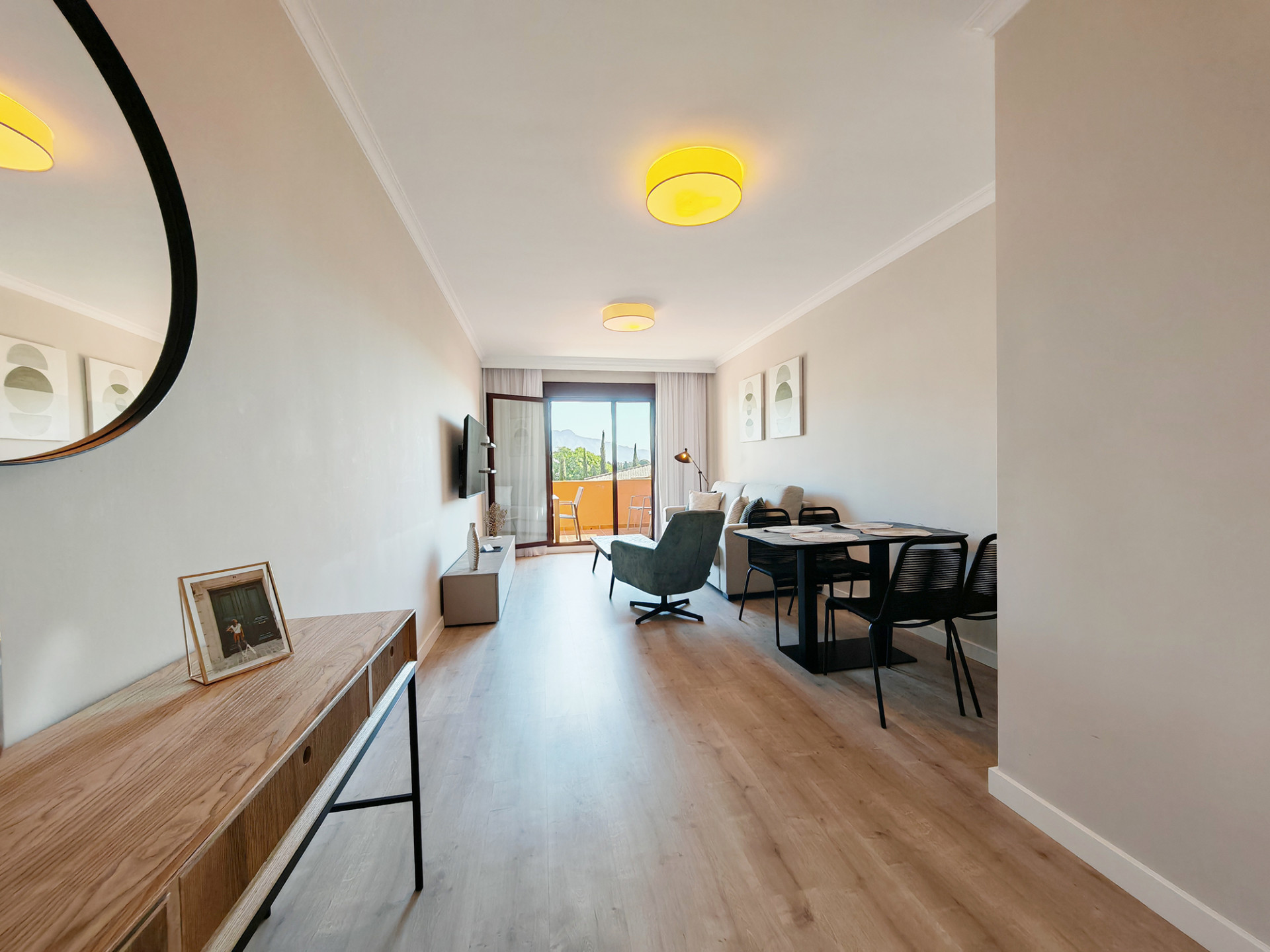 2 Bedroom Apartment in Benahavís - Foto 3