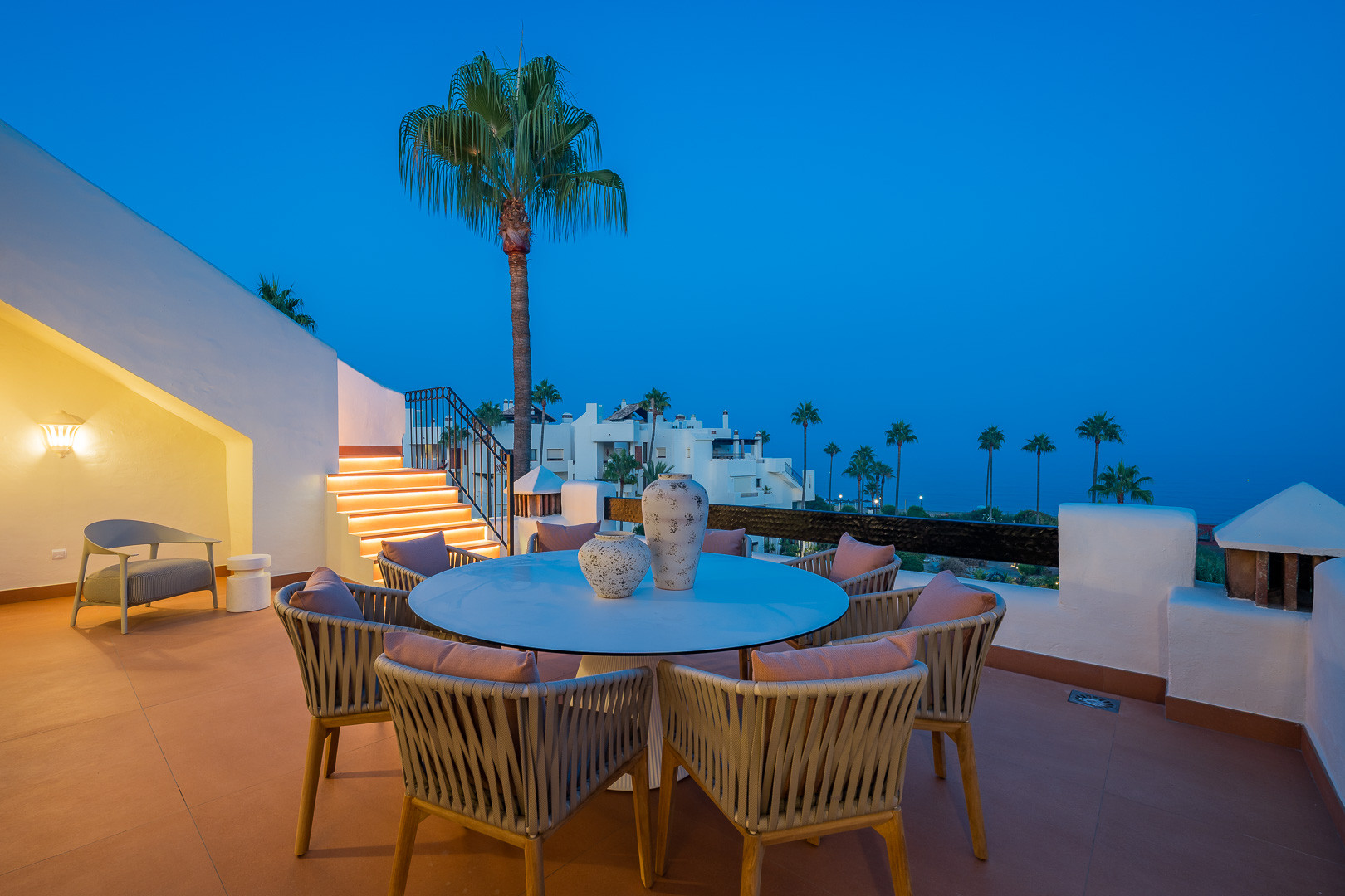 3 Bedroom Penthouse in Estepona - Photo 42