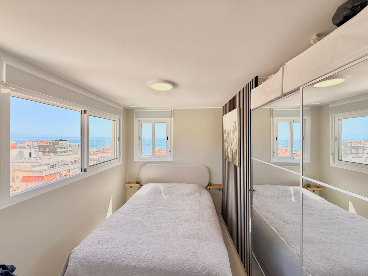 2 Bedroom Penthouse in Fuengirola - Photo 10