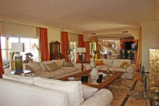 8 Bedroom Villa in Marbella - Foto 2