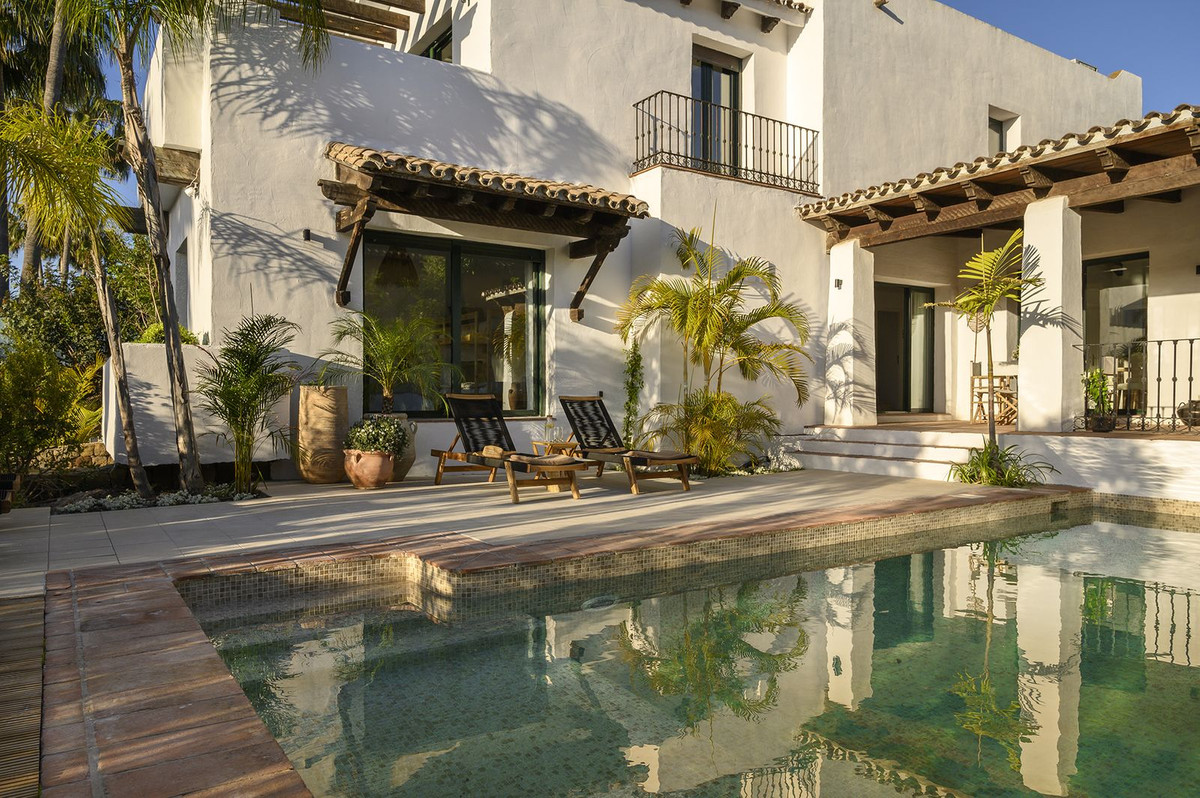 4 Bedroom Villa in Estepona - Photo 38