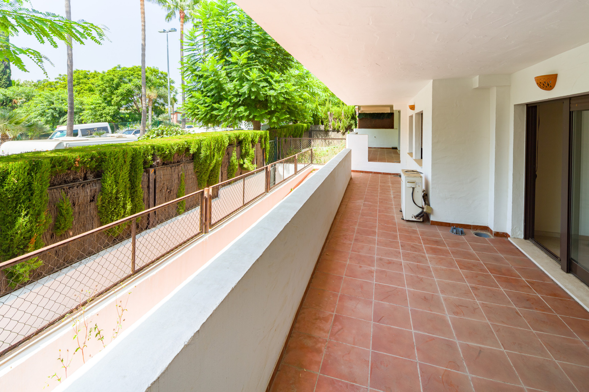 5 Bedroom Apartment in Estepona - Photo 14