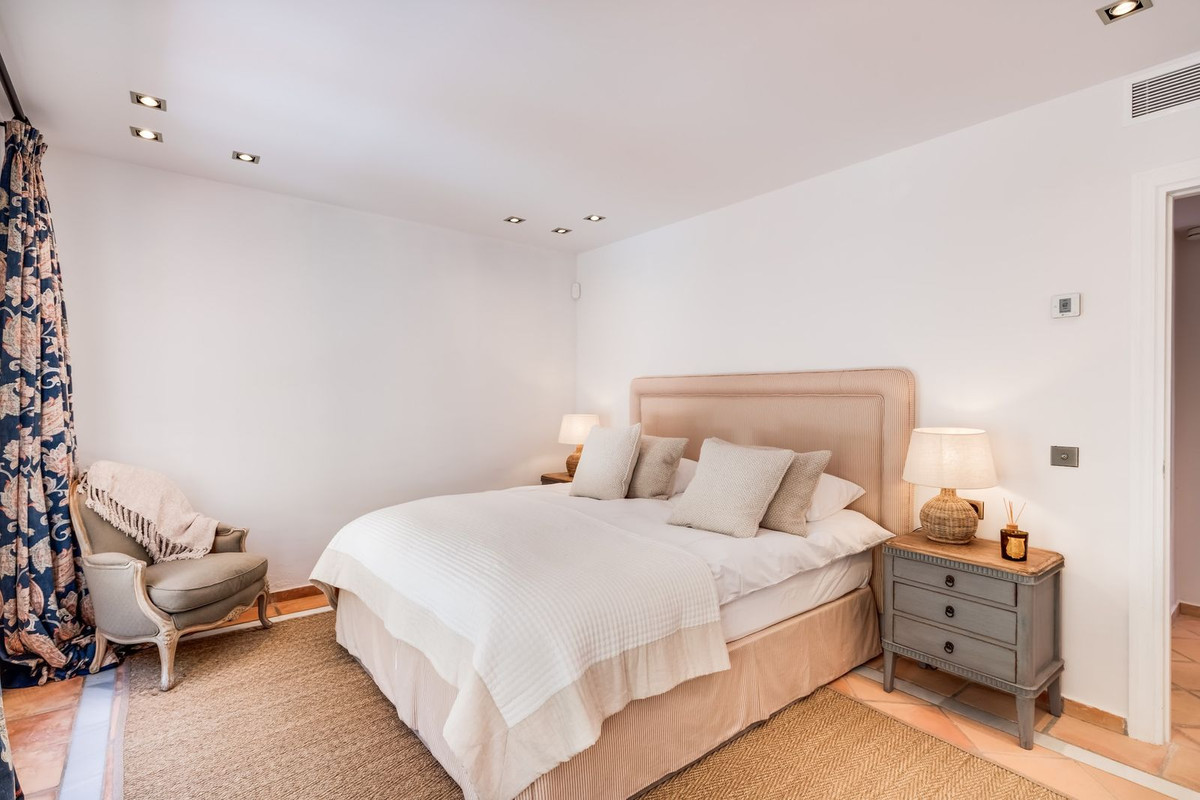 2 Bedroom Apartment in Benahavís - Foto 11