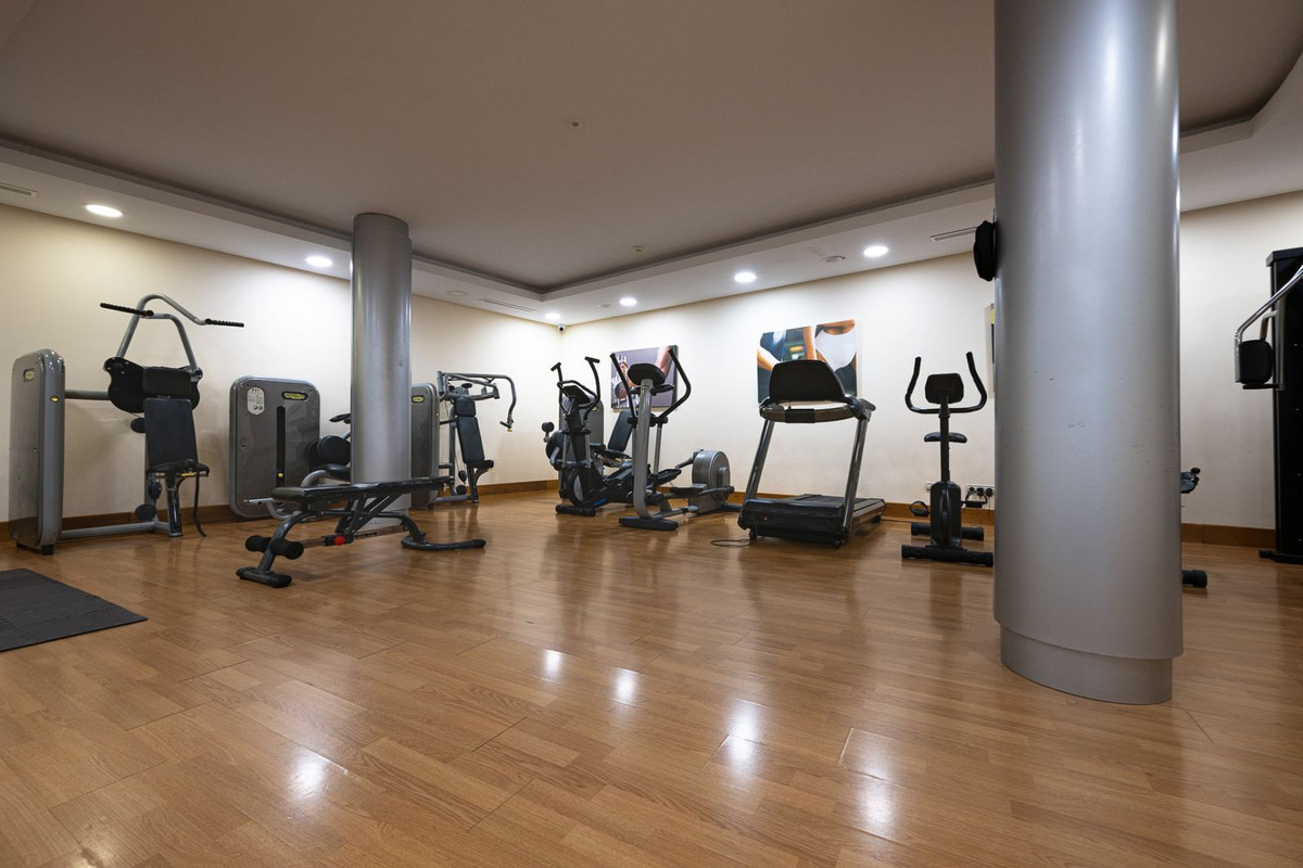 3 Bedroom Apartment in Marbella - Photo 24