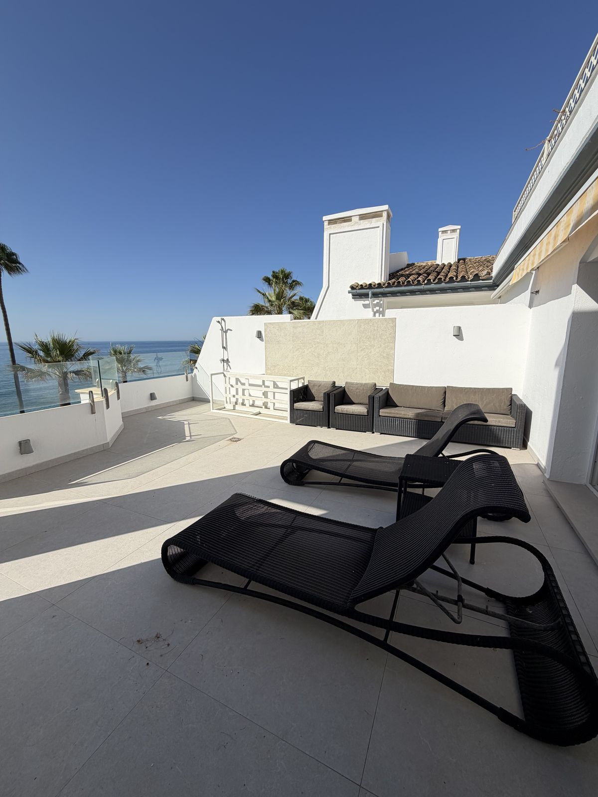 3 Bedroom Penthouse in Estepona - Photo 6