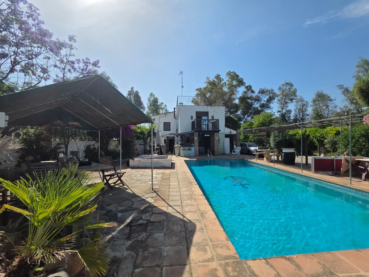 4 Bedroom Country house in Guaro
