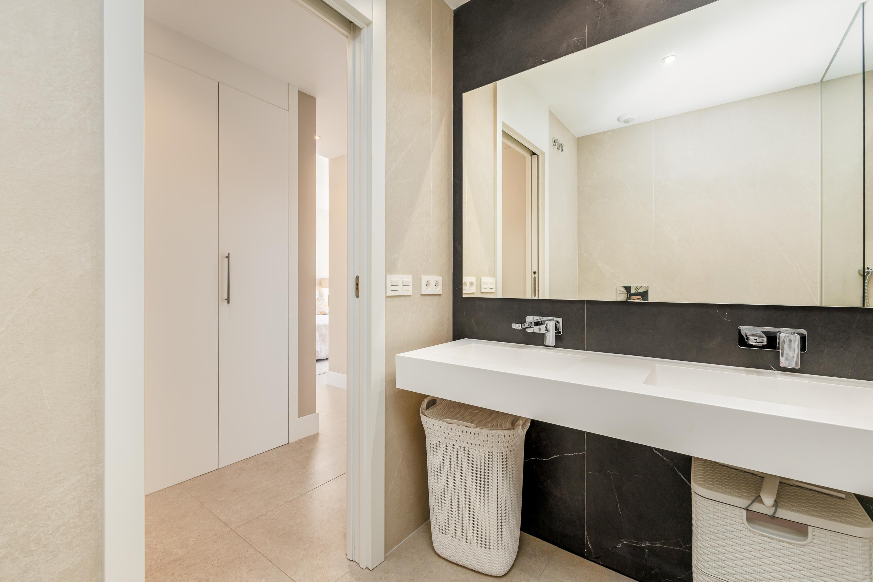3 Bedroom Apartment in Benahavís - Photo 24