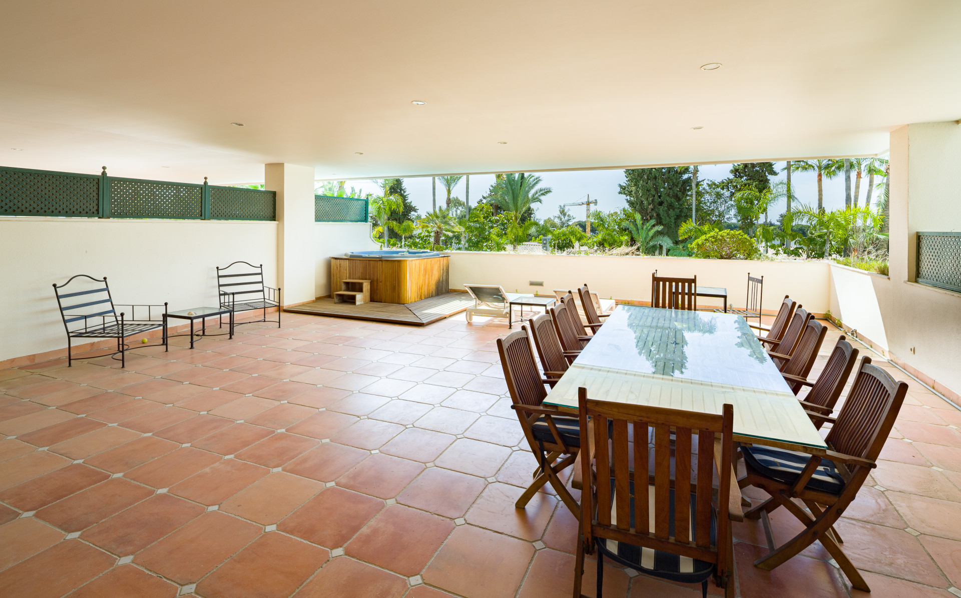 2 Bedroom Apartment in Marbella - Photo 11