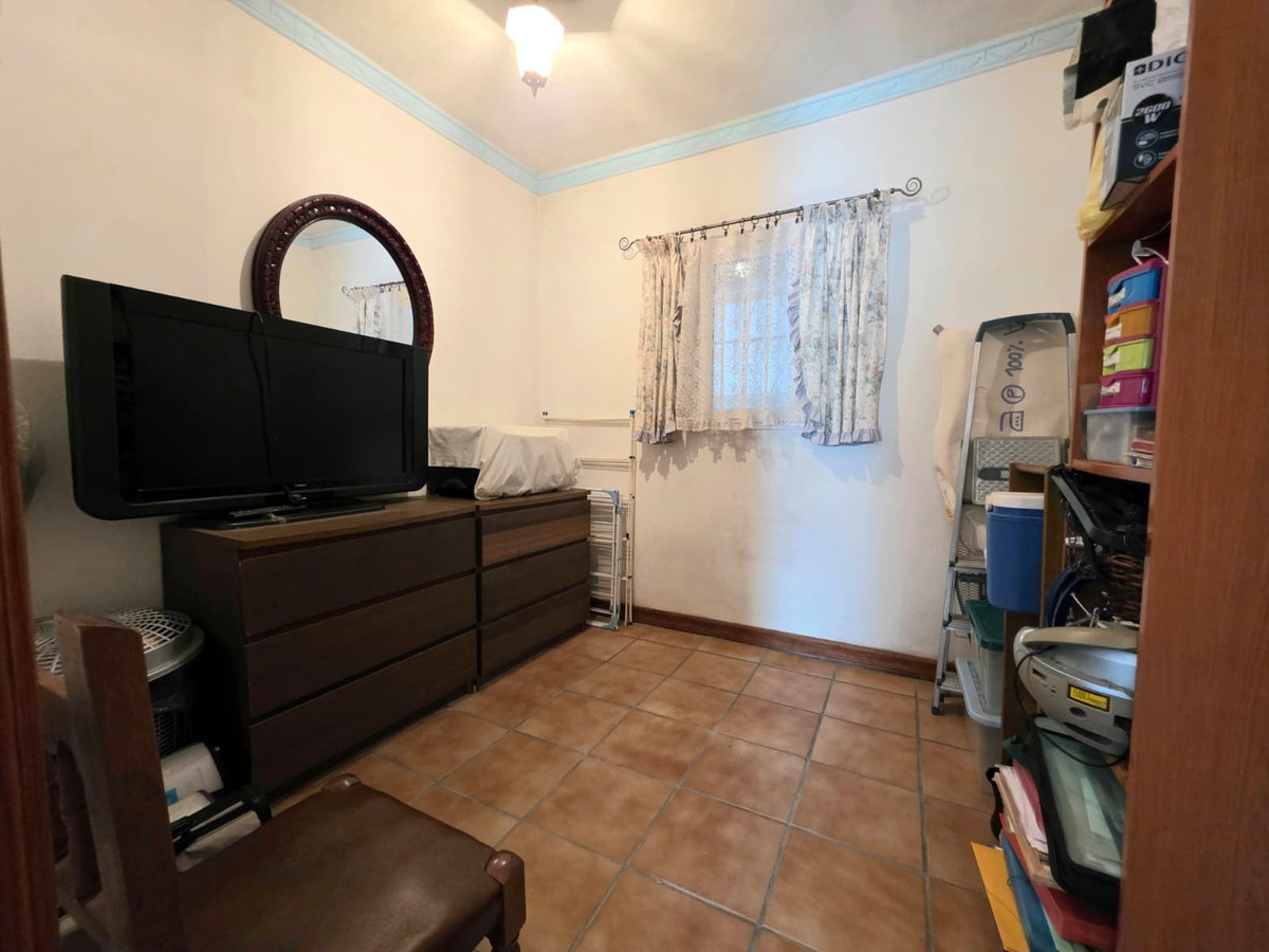 3 Bedroom Villa in Coín - Photo 10