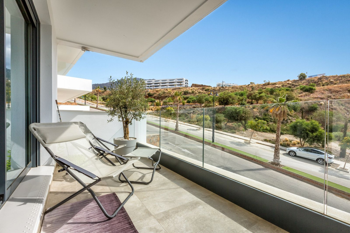 2 Bedroom Apartment in Fuengirola - Photo 17