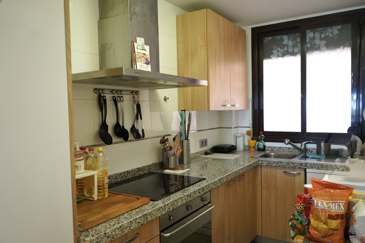 2 Bedroom Apartment in Mijas - Photo 9