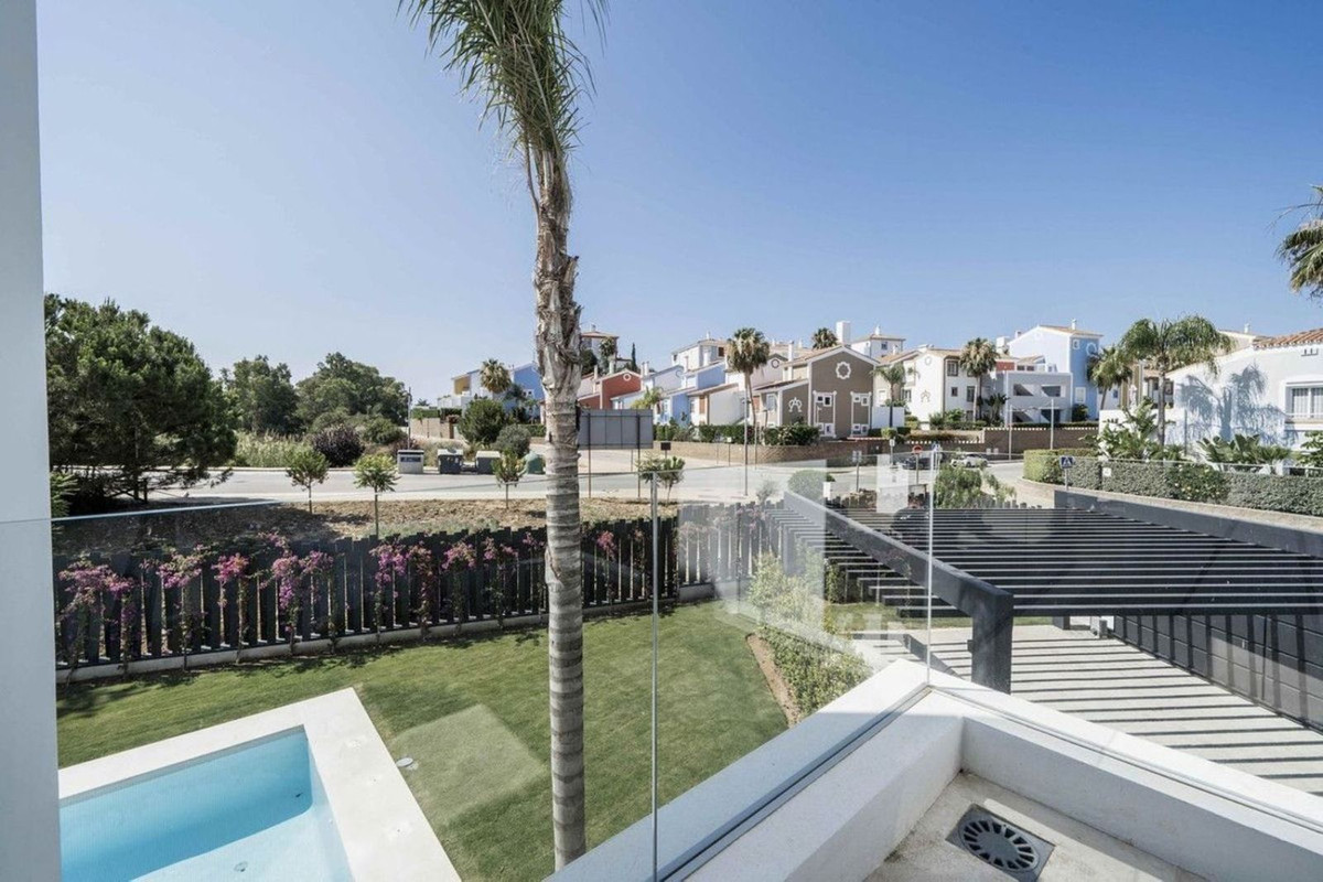 4 Bedroom Villa in Estepona - Foto 6