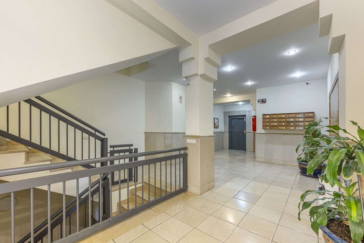 3 Bedroom Apartment in San Pedro de Alcántara - Photo 33