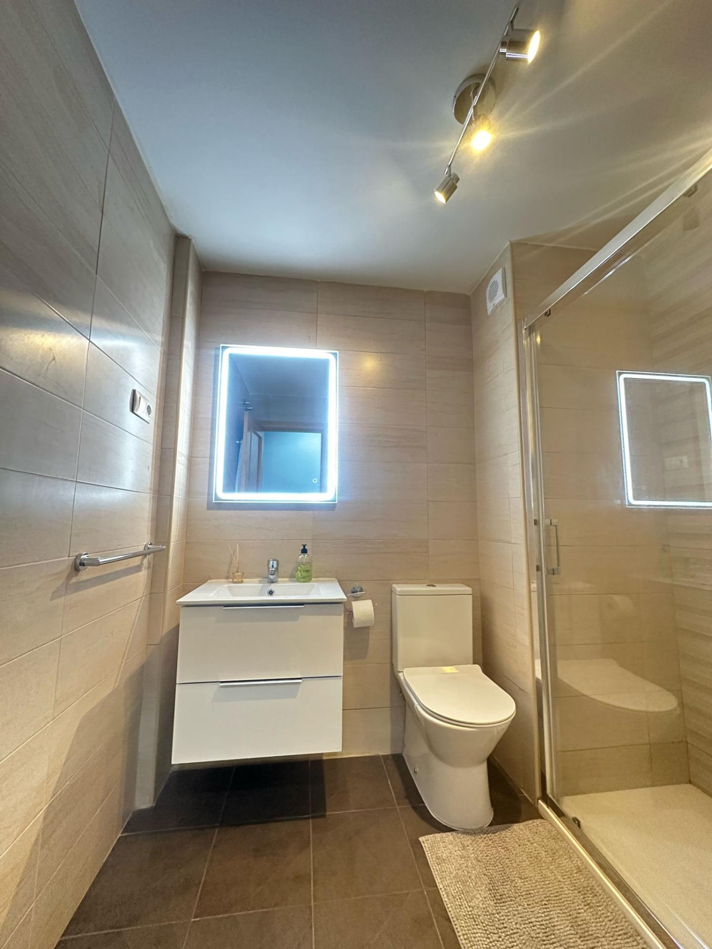 2 Bedroom Apartment in Fuengirola - Photo 15