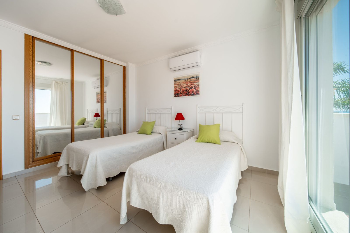 4 Bedroom Villa in Fuengirola - Photo 27