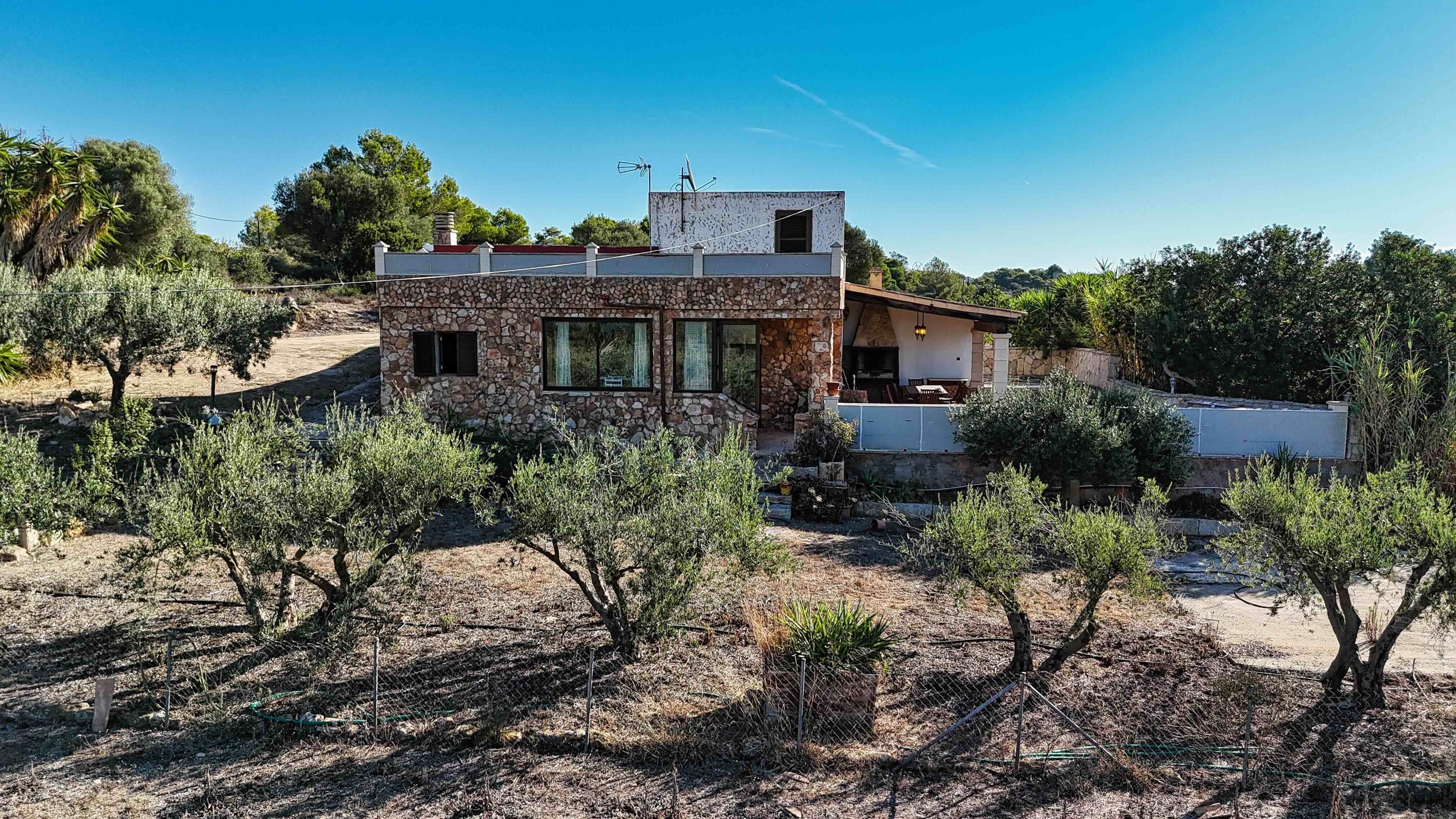 Chalet de 3 dormitorios con piscina en Baleares – Foto 4
