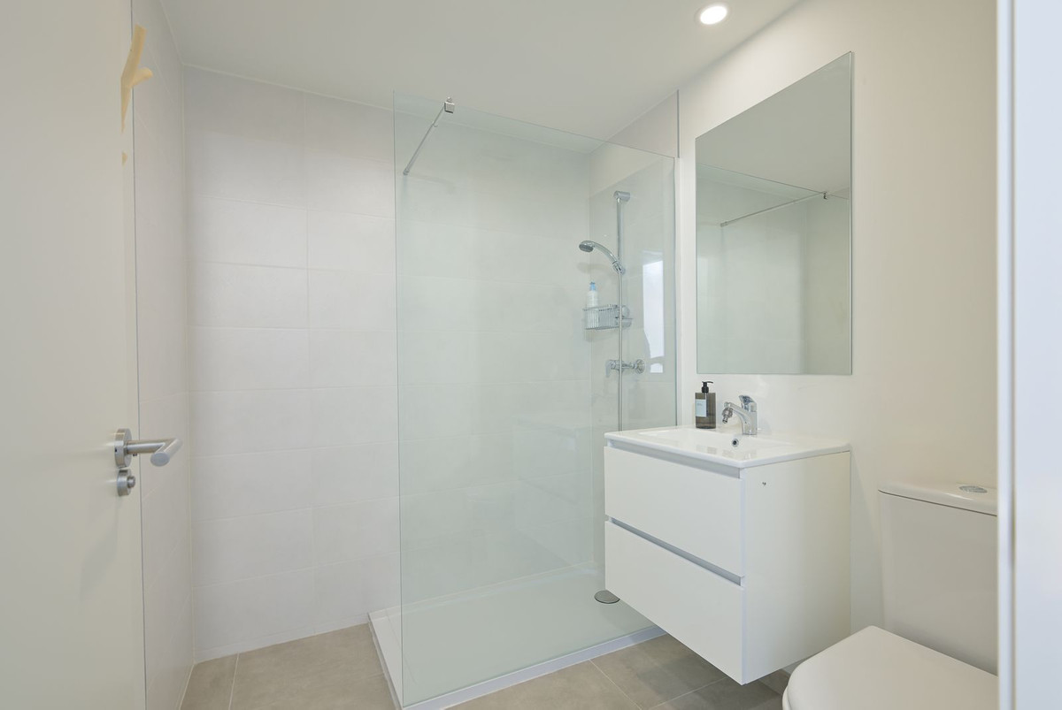 3 Bedroom Penthouse in Benalmádena - Photo 16