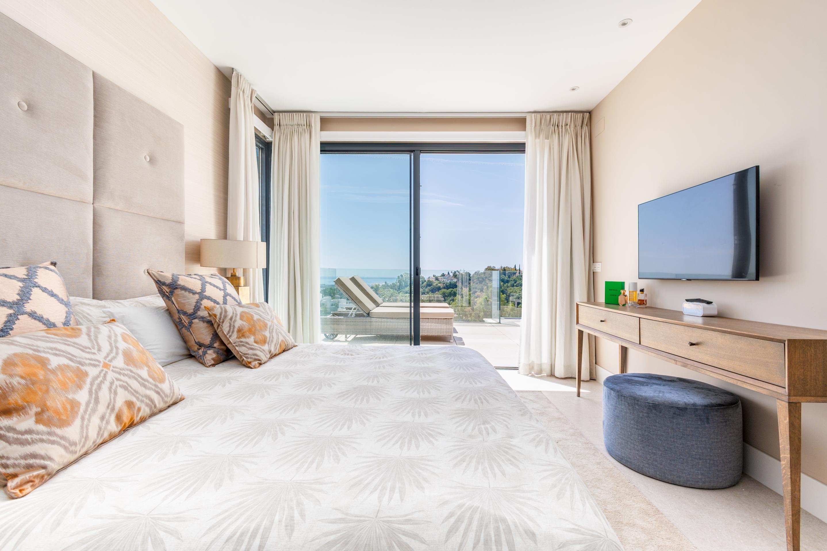 3 Bedroom Apartment in Benahavís - Photo 26
