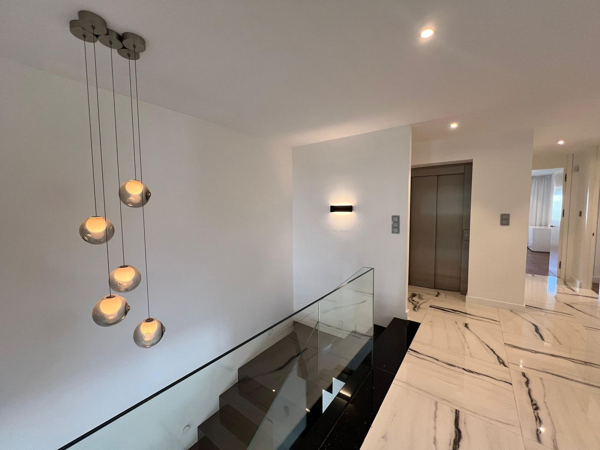 5 Bedroom Townhouse in Marbella