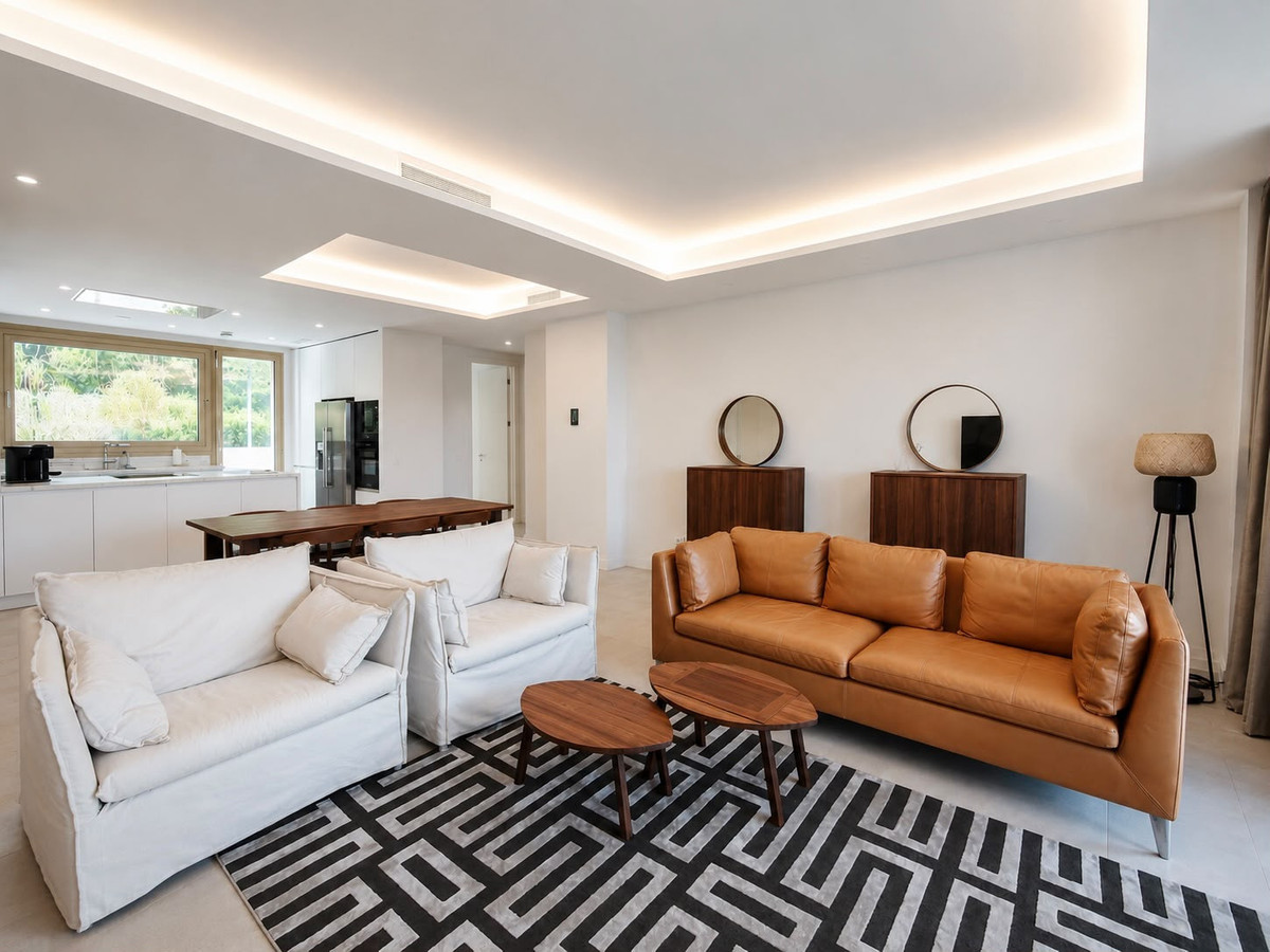 3 Bedroom Apartment in Marbella - Photo 32