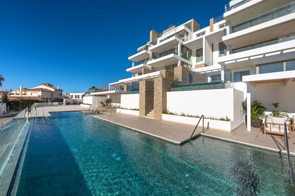 2 Bedroom Apartment in Mijas - Photo 3