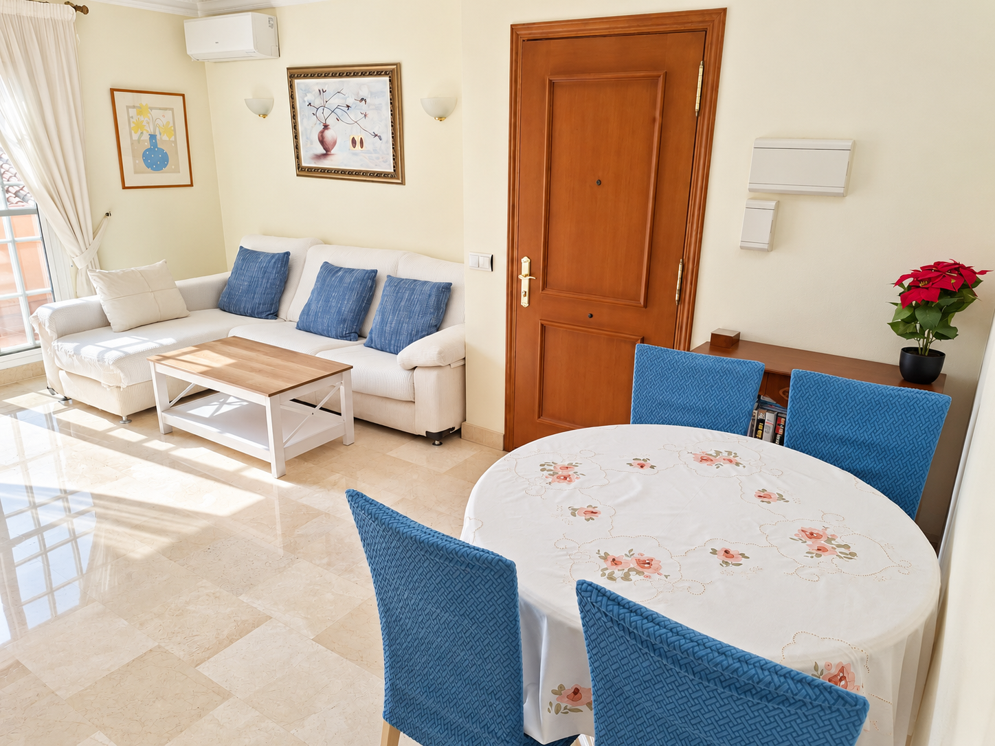 2 Bedroom Penthouse in Fuengirola - Photo 5