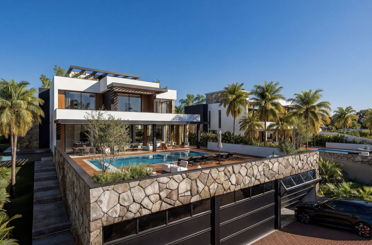 5 Bedroom Villa in Estepona - Photo 3