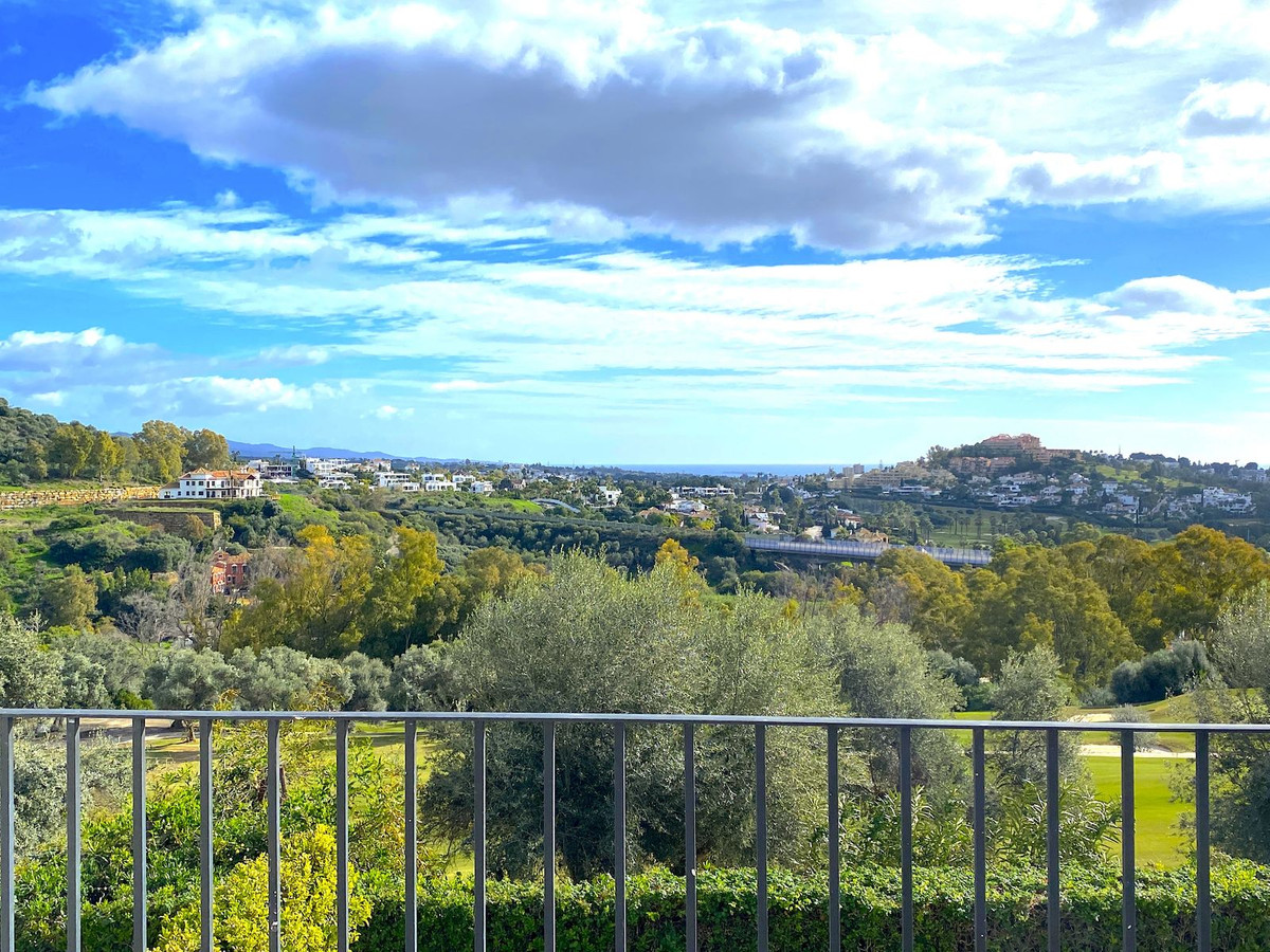 4 Bedroom Townhouse in Benahavís - Photo 30