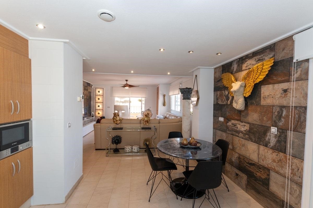 Apartamento com 3 quartos com piscina em Alicante, Espanha – Foto 8