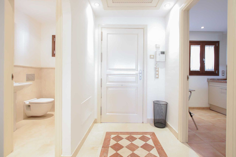 3 Bedroom Townhouse in Benahavís - Photo 11