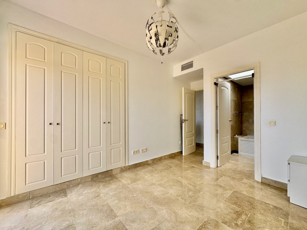 2 Bedroom Penthouse in La Duquesa - Photo 11