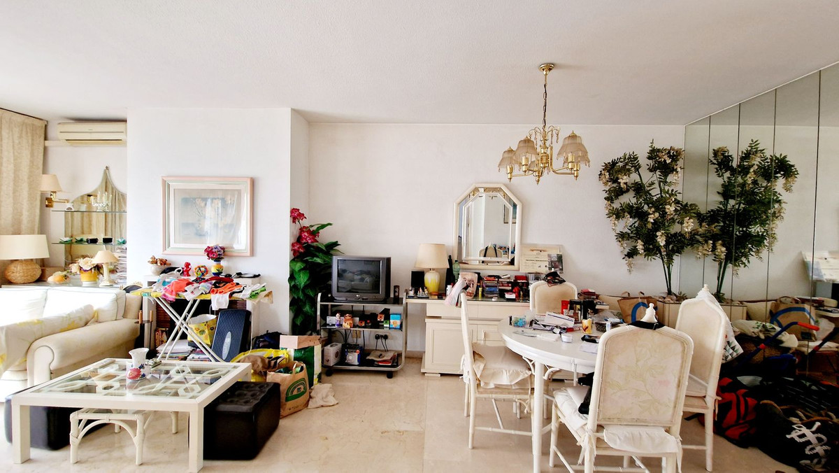 2 Bedroom Apartment in Estepona - Photo 5