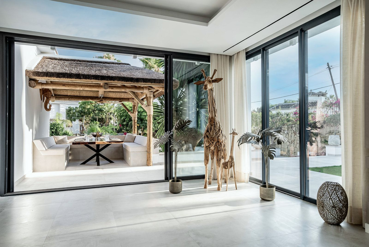 6 Bedroom Villa in Marbella - Photo 41