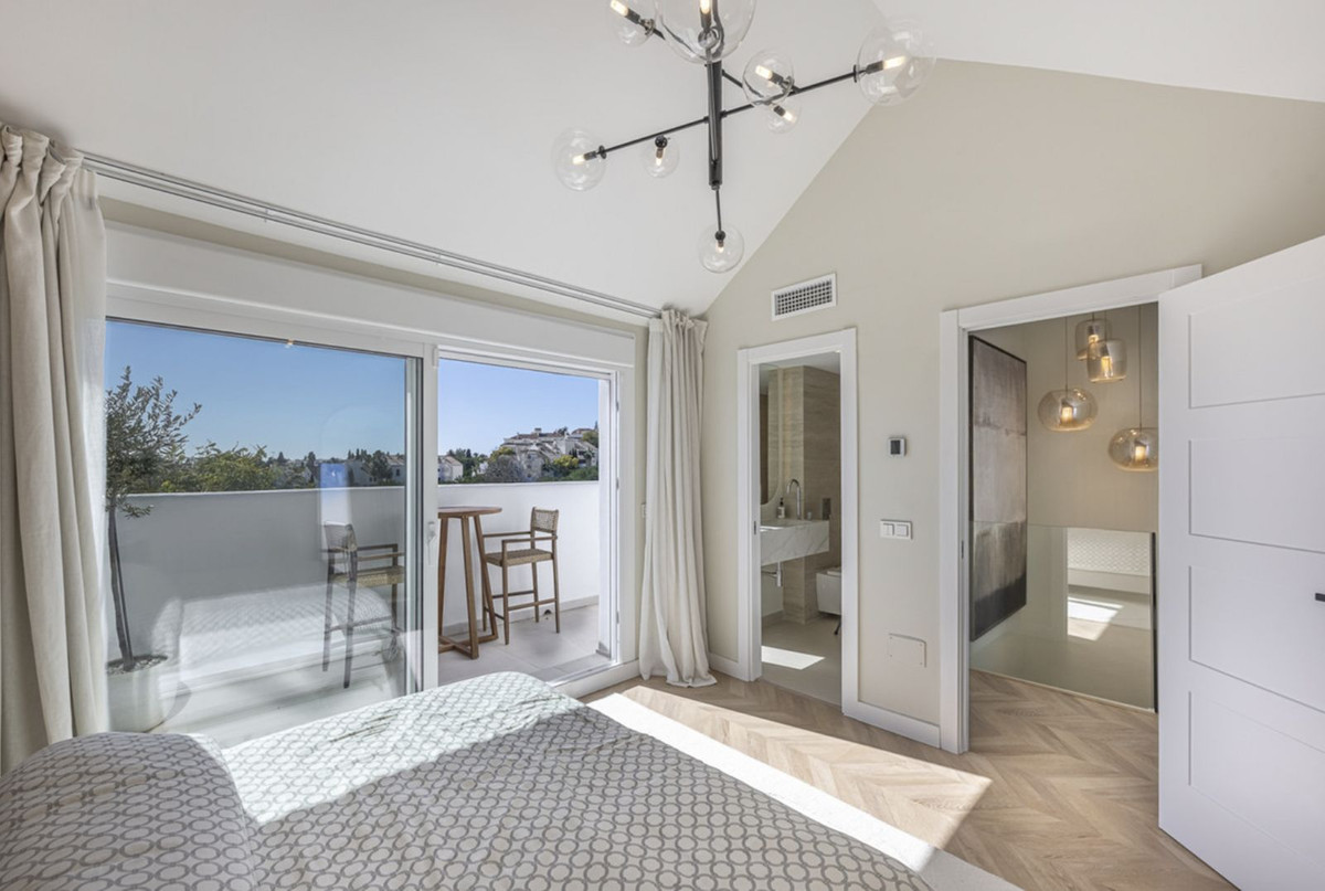 5 Bedroom Townhouse in Marbella - Photo 22
