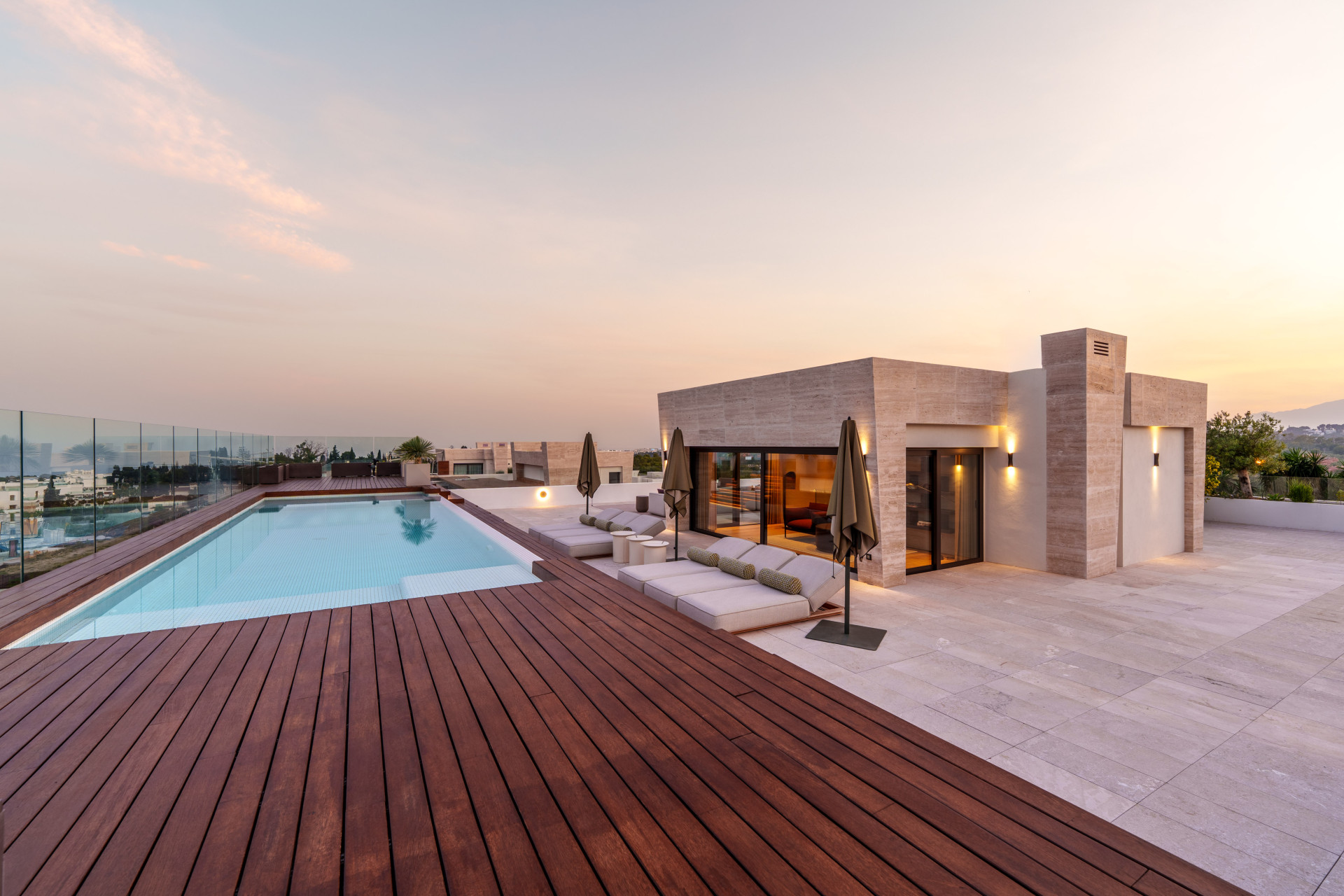 4 Bedroom Villa in Marbella - Photo 10