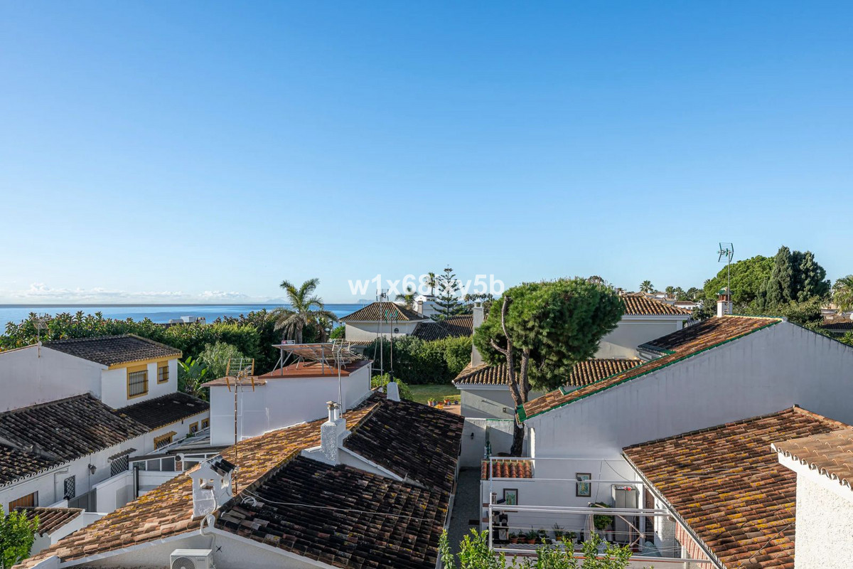3 Bedroom Townhouse in Estepona - Фото 31