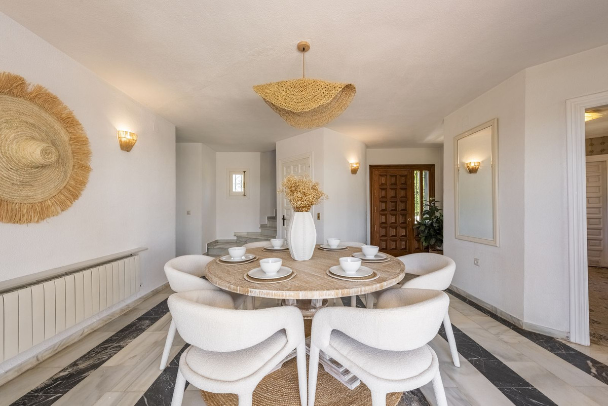3 Bedroom Villa in Estepona - Photo 12