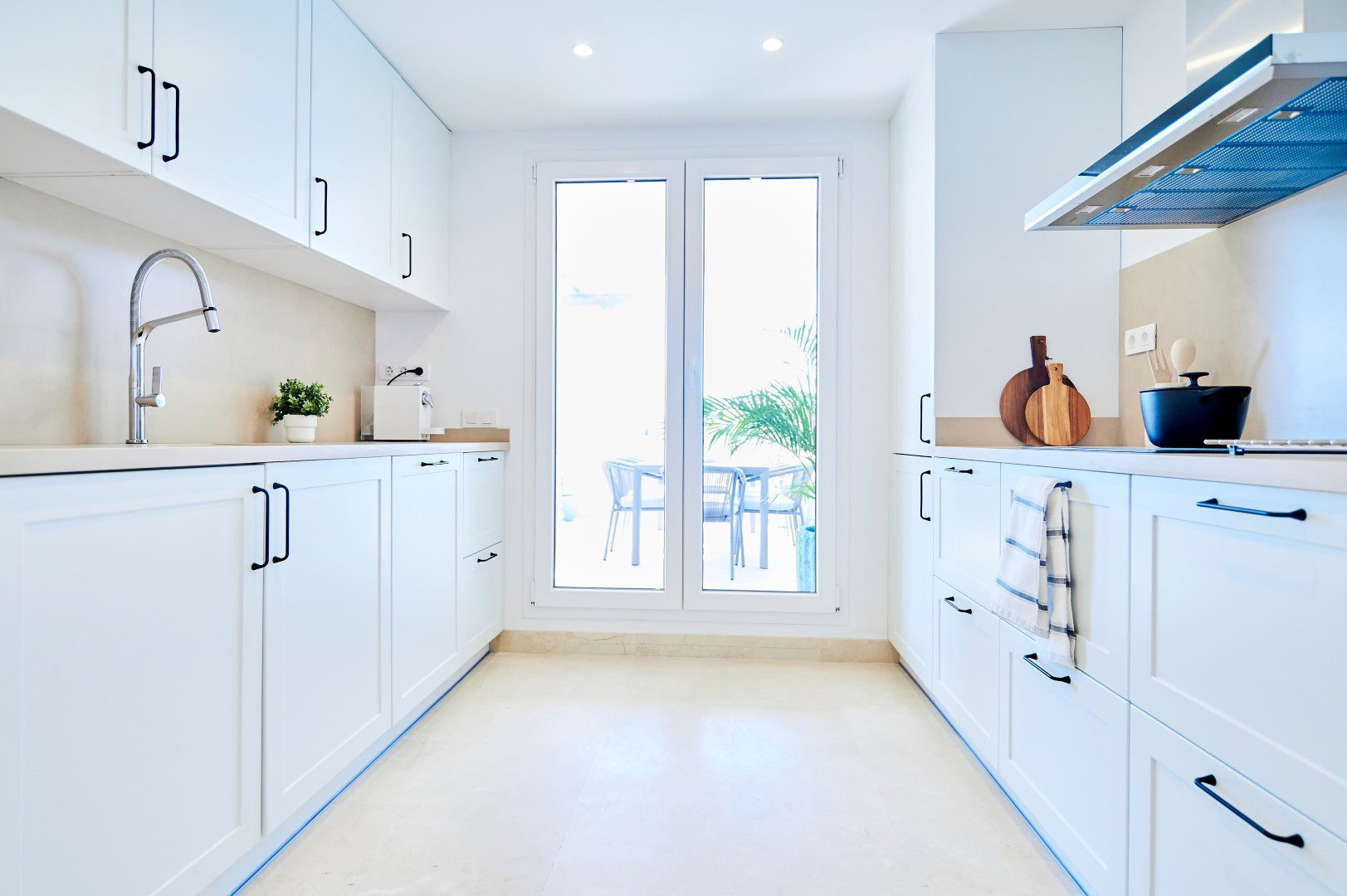 2 Bedroom Apartment in Marbella - Photo 11