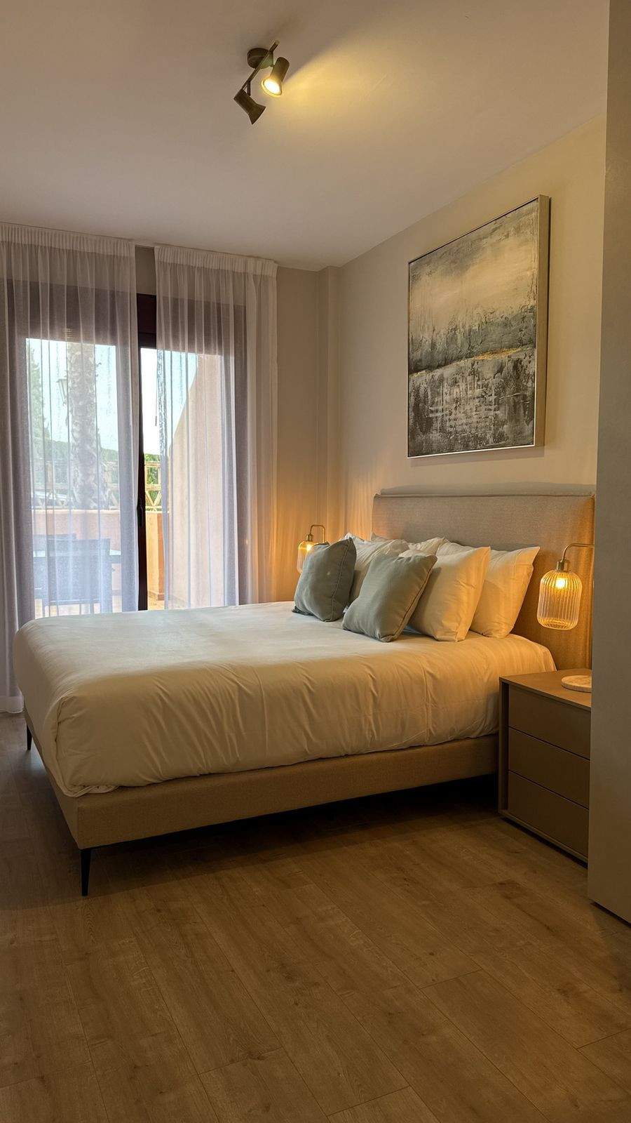 2 Bedroom Apartment in Estepona - Photo 12