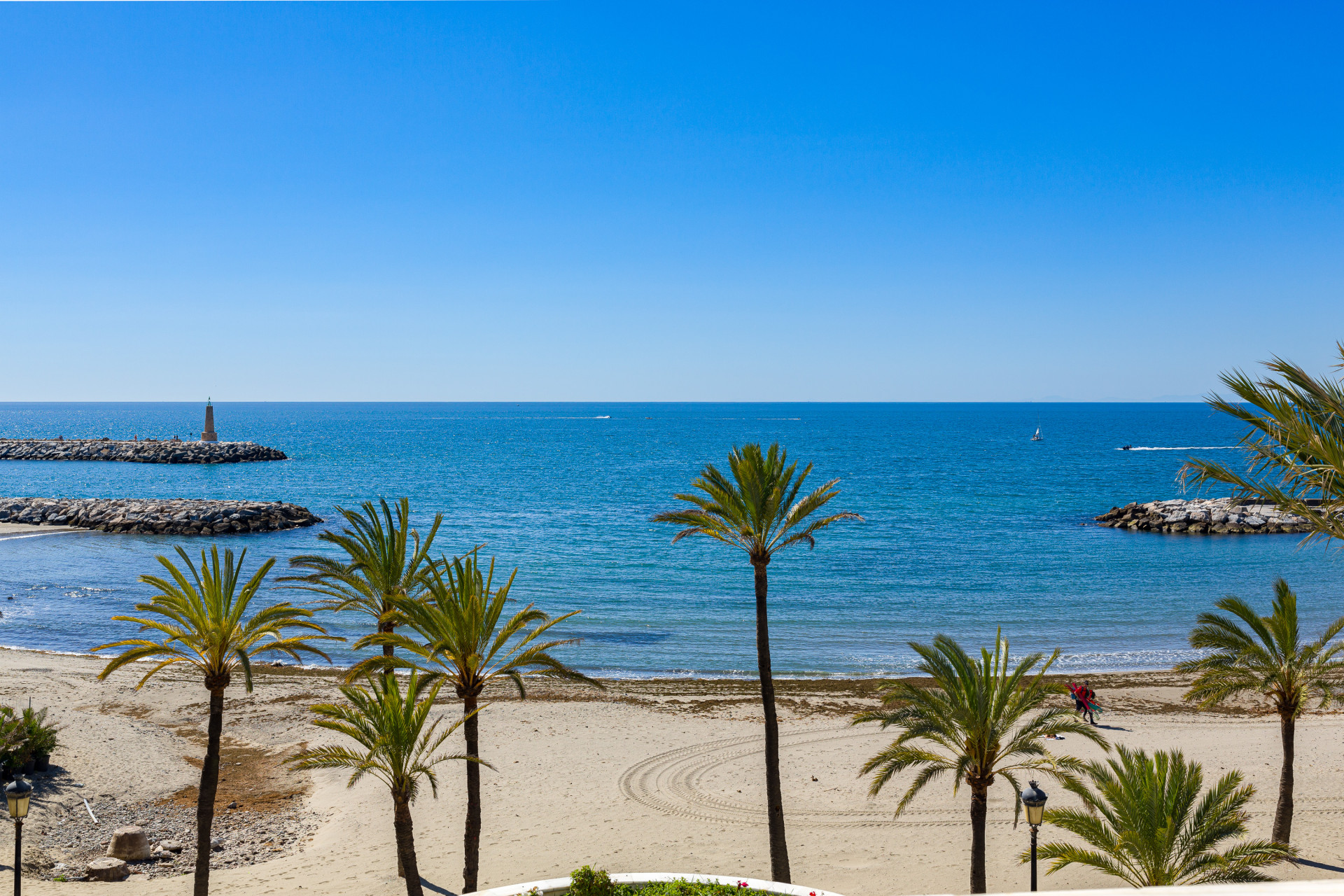 4 Bedroom Apartment in Marbella - Photo 6