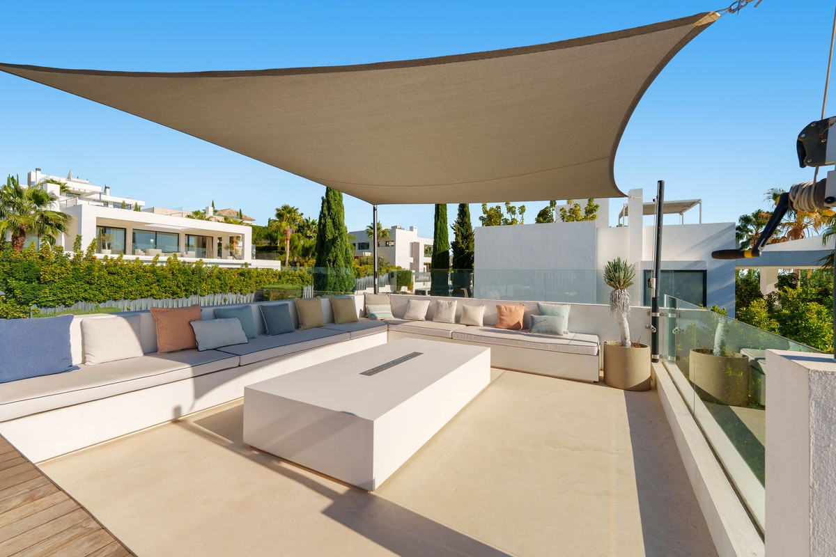 6 Bedroom Villa in Marbella - Photo 35