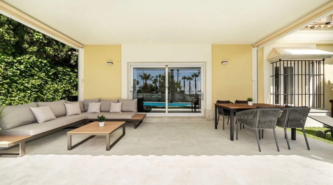 4 Bedroom Villa in Marbella - Photo 9